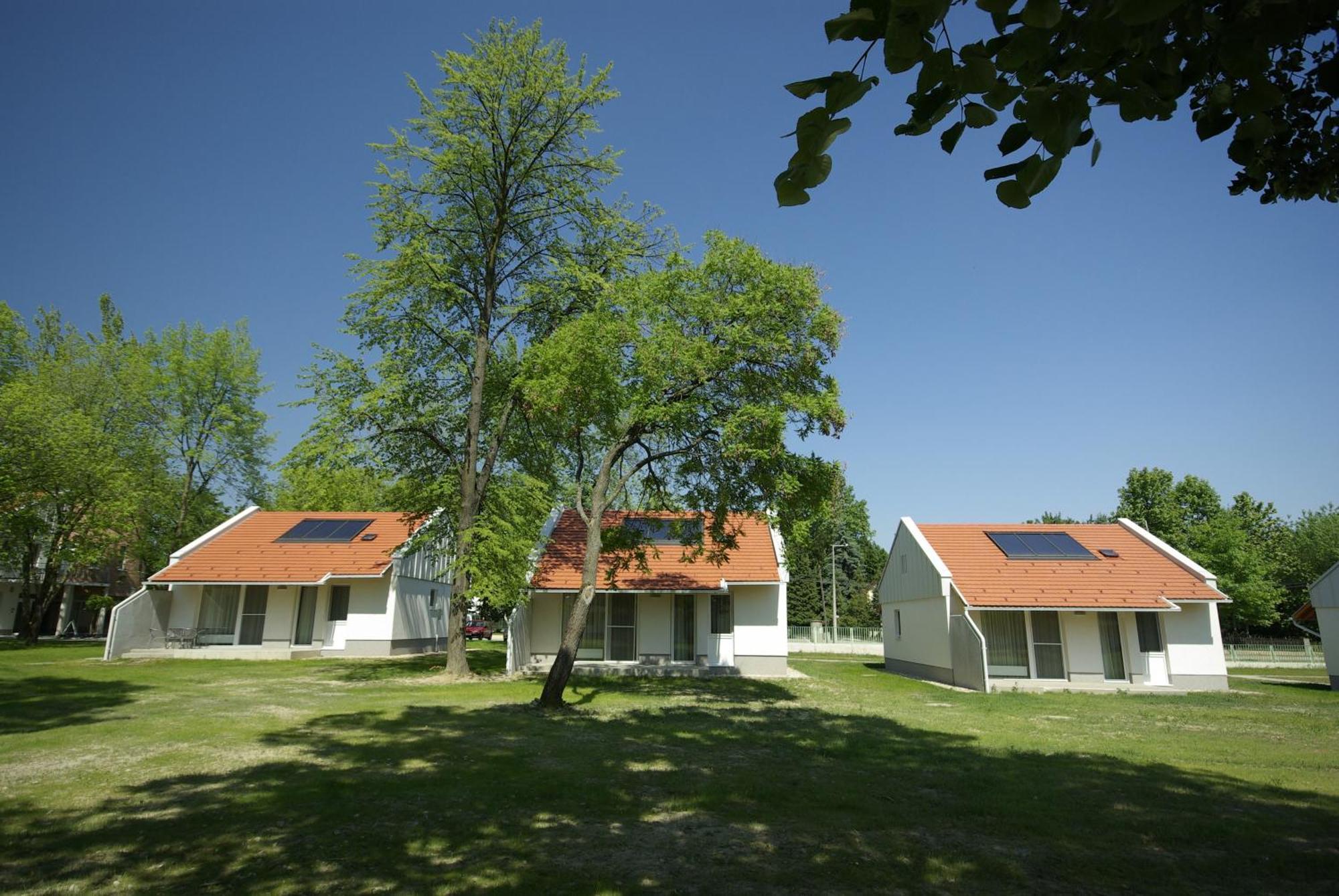 Termal Kemping Apartmanok Es Bungalok Harkany Luaran gambar